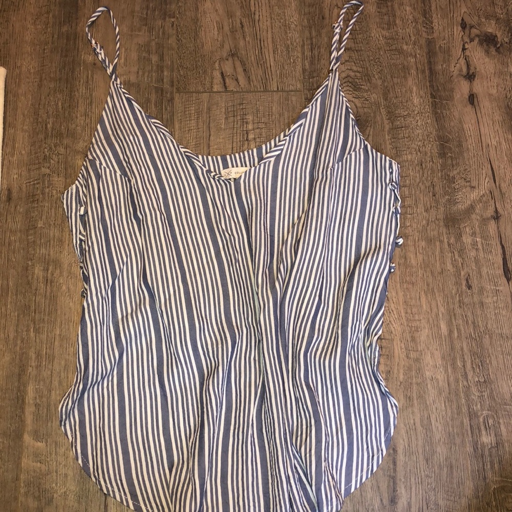 White and blue tank with button sides